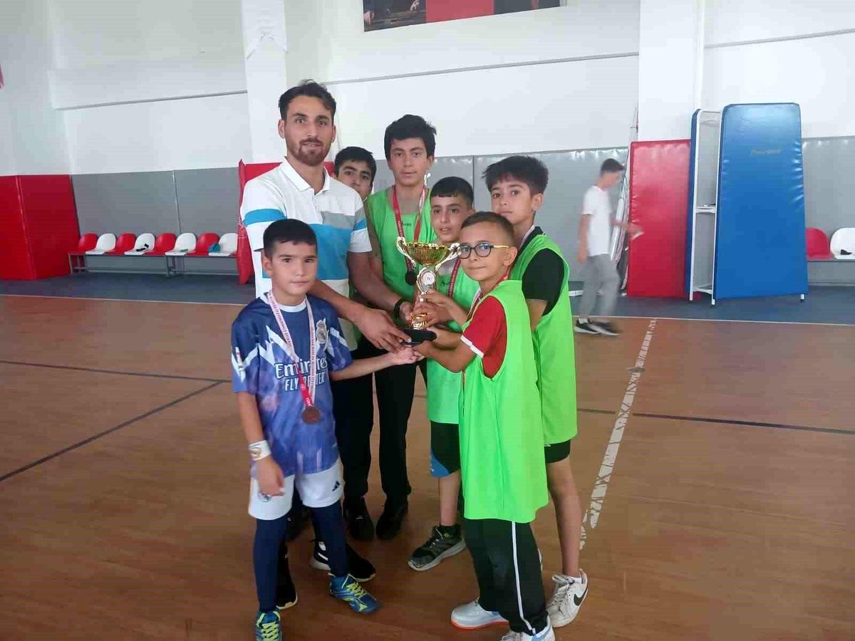 Minikler Futsal Turnuvası Sona Erdi