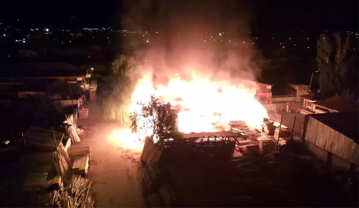 Erzincan\'da Keresteciler Sitesi\'nde Yangın Çıktı