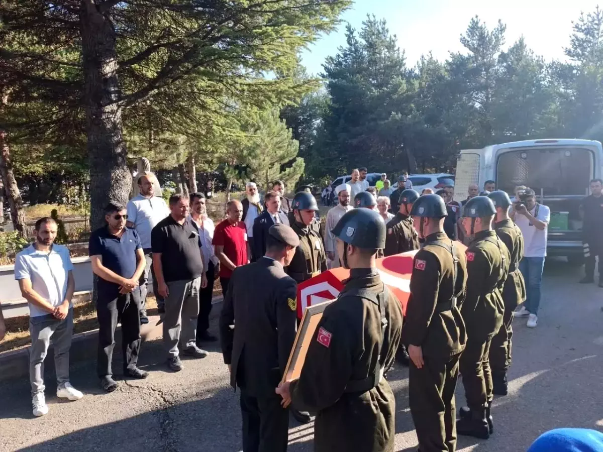 Bolu\'da Uzman Çavuş Altun Son Yolculuğuna Uğurlandı