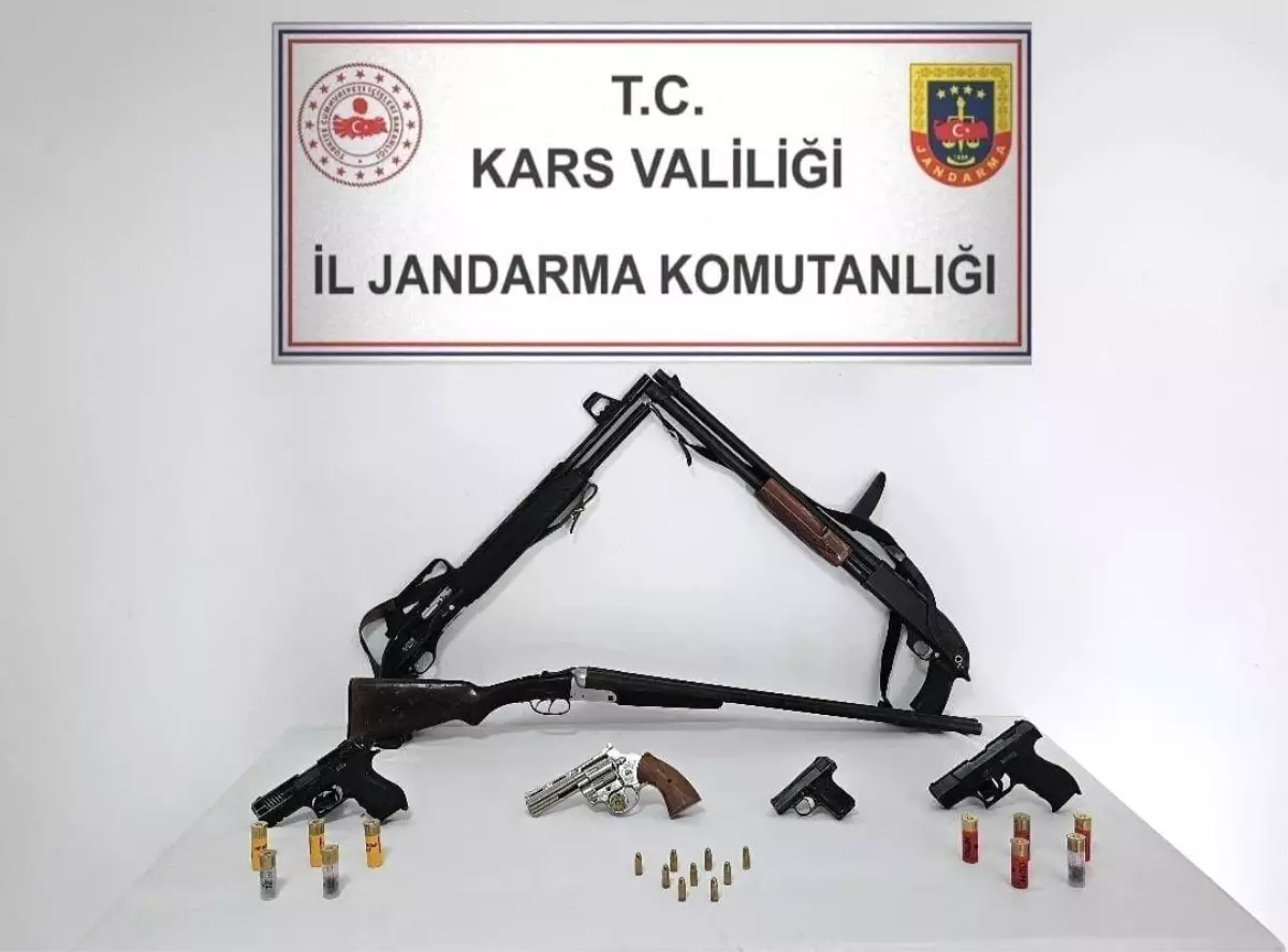 Kars\'ta Silah Operasyonu: Çok Sayıda Mühimmat Ele Geçirildi