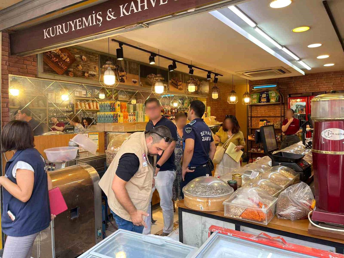 Adana\'da Böcekli Ürünler Ele Geçirildi