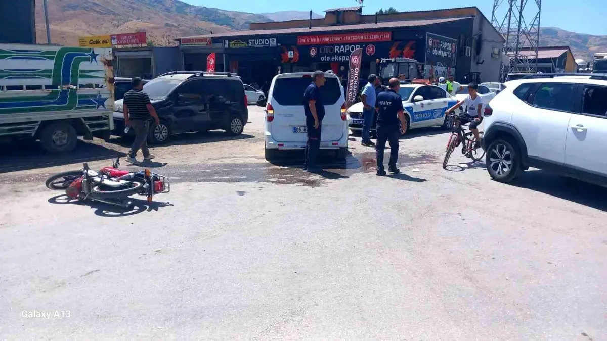 Muş\'ta Kaza: Motosiklet ve Hafif Ticari Araç Çarpıştı