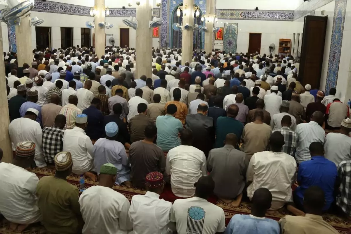 Nijerya\'da camide namaz kılanlara silahlı saldırı! 1 kişi öldü, çok sayıda kişi kaçırıldı