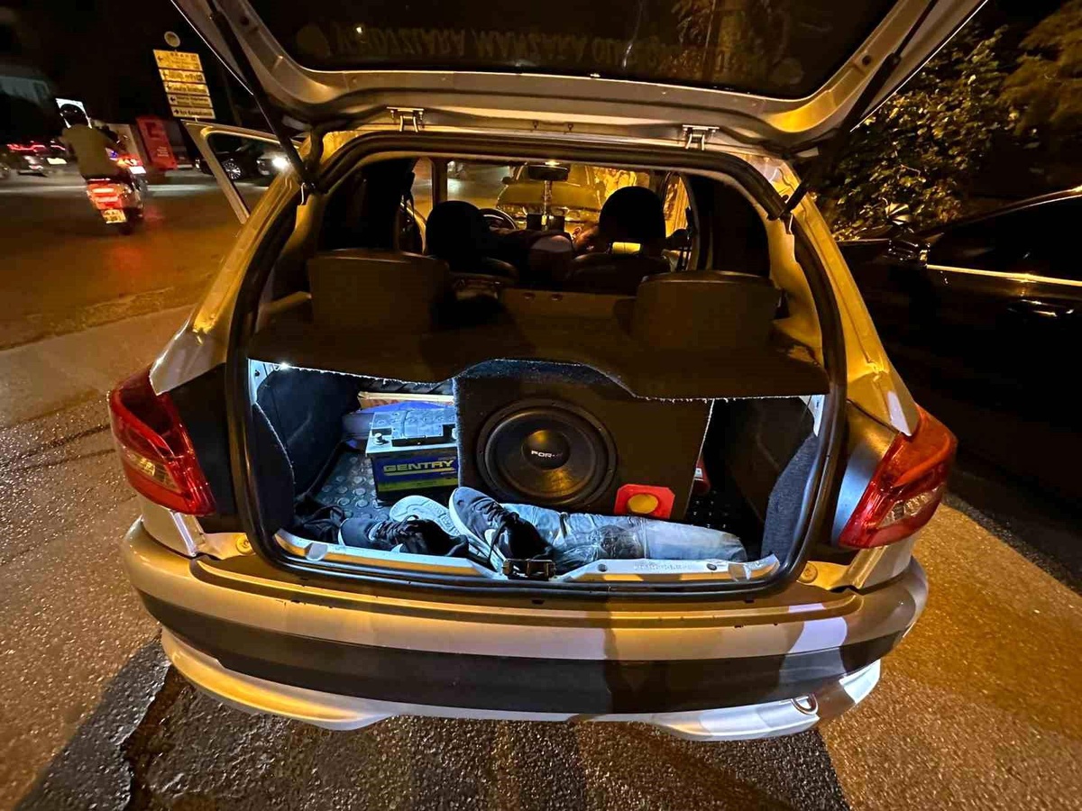 Sakarya\'da Gürültüye 50 Cezalı Araç