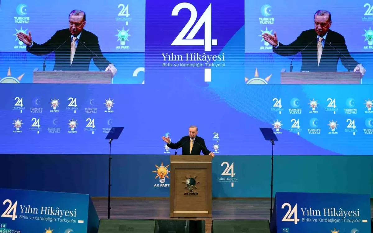 Cumhurbaşkanı Erdoğan: "Dünden beri AK Parti ailesinin yeni üyelerine saldıranlara \'hadi oradan\' diyorum"
