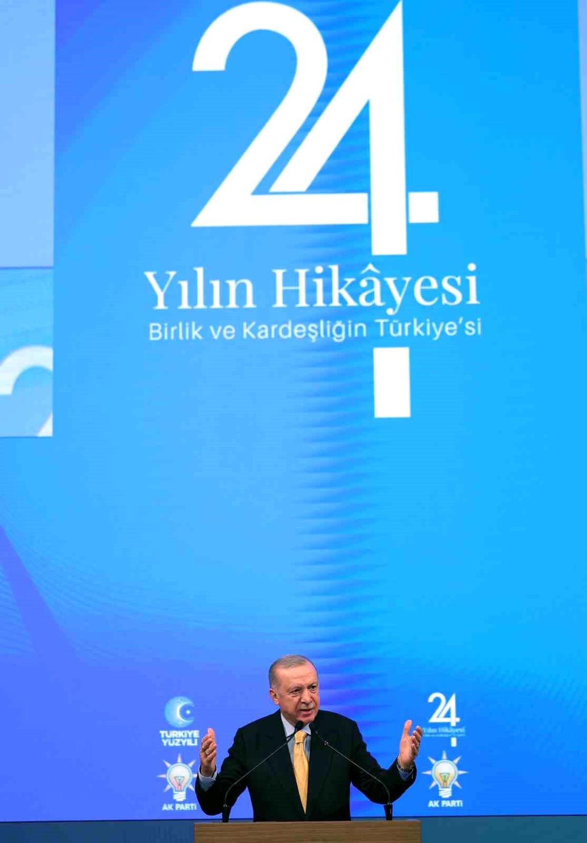 Cumhurbaşkanı Erdoğan: "Soluklanmaları için bir süreliğine dinlenmeye aldığımız arkadaşlarımızla bağımızı asla koparmaz, irtibatımızı kesmez,...