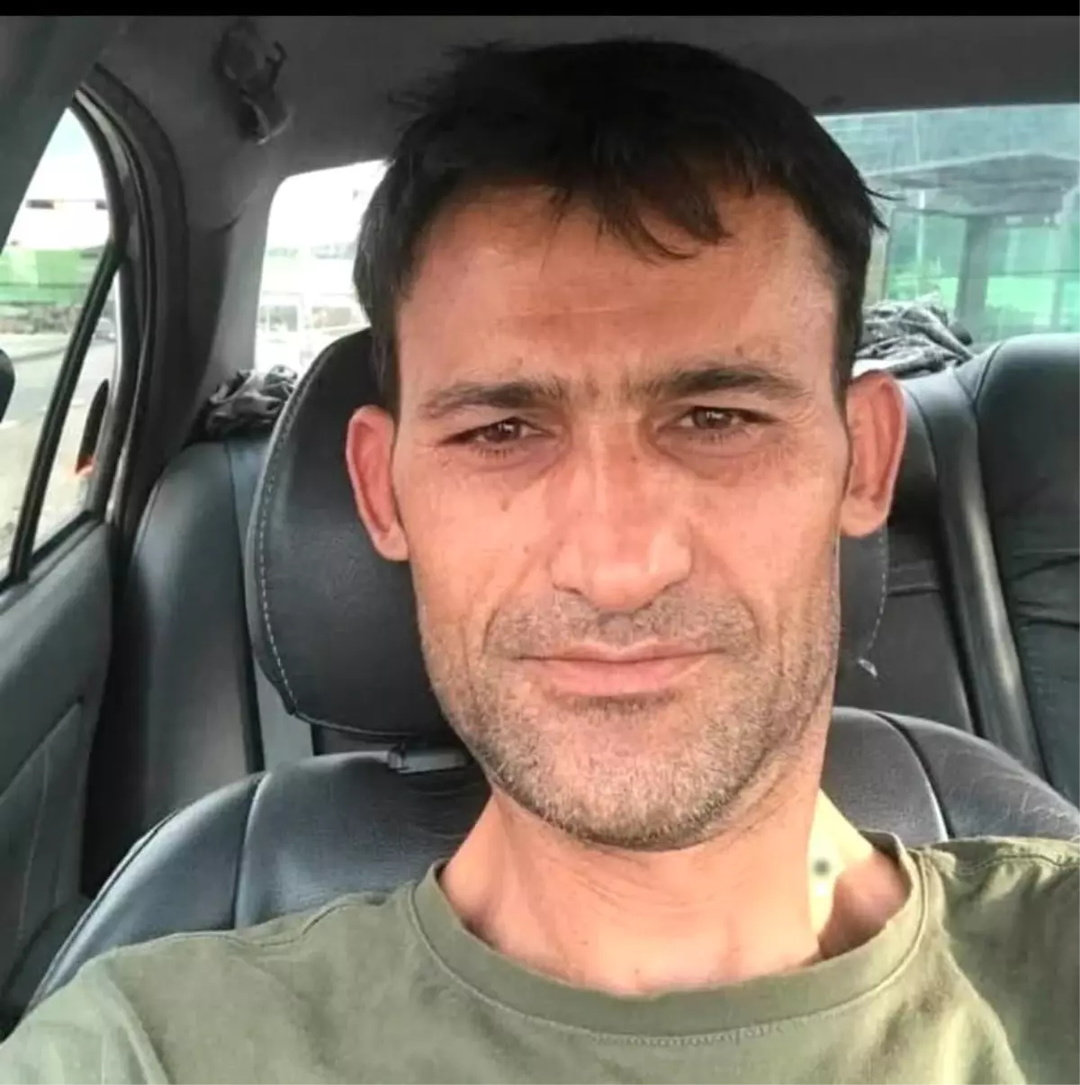 İnşaatta İş Makinesi İşçinin Üzerine Düştü