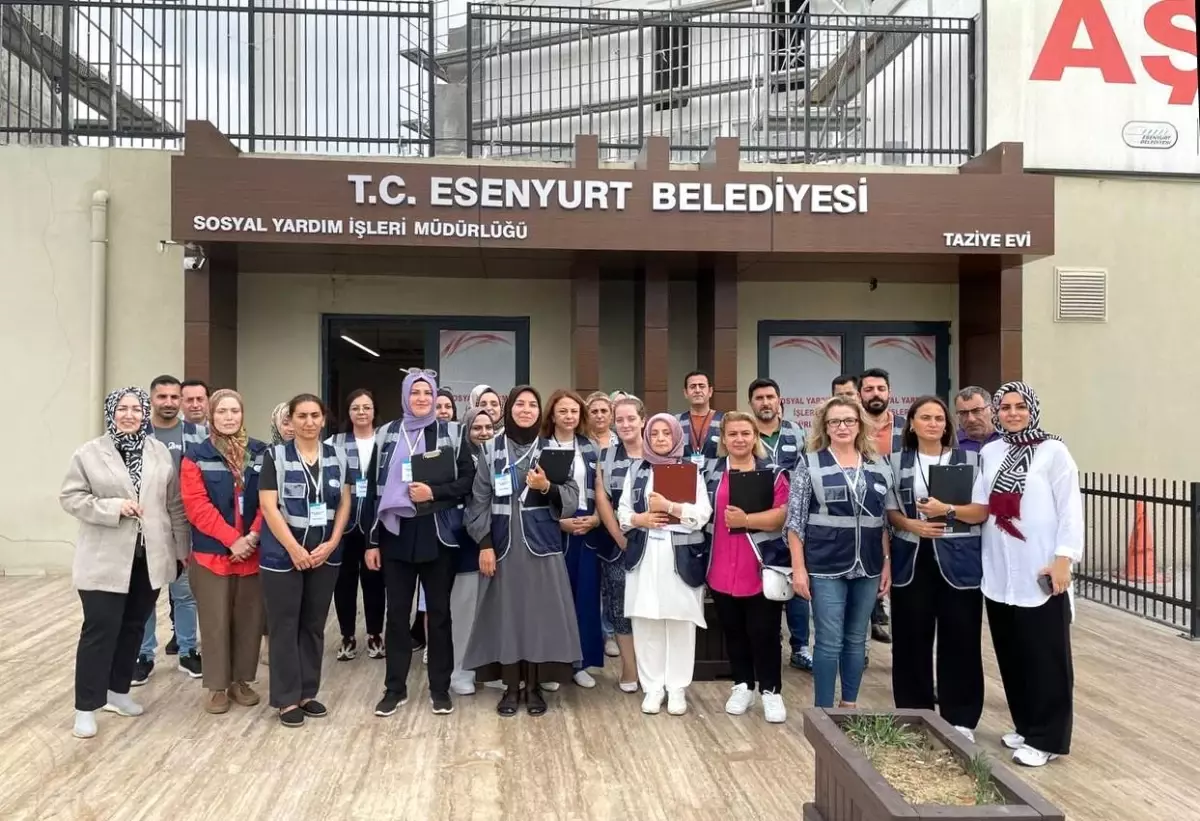 Esenyurt\'ta Kapı Kapı Sosyal Yardım Taraması