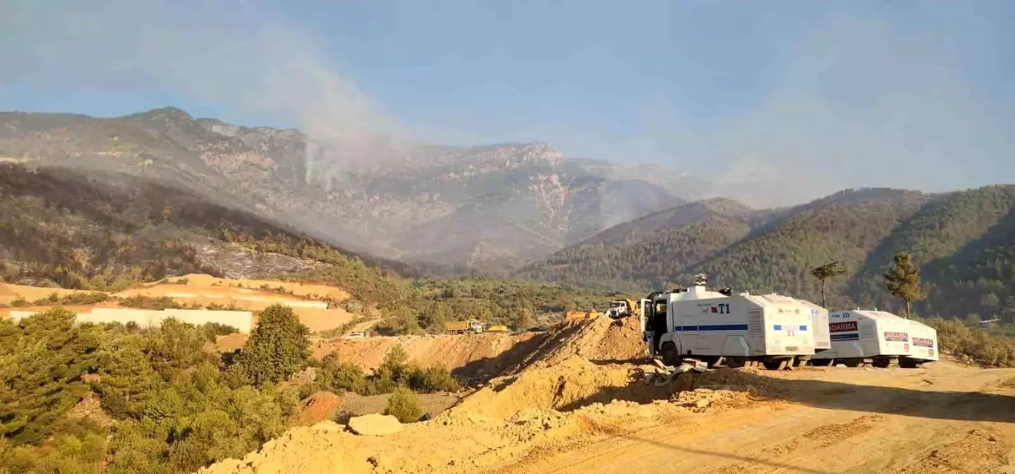 Hatay\'da Orman Yangınına Müdahale Devam Ediyor