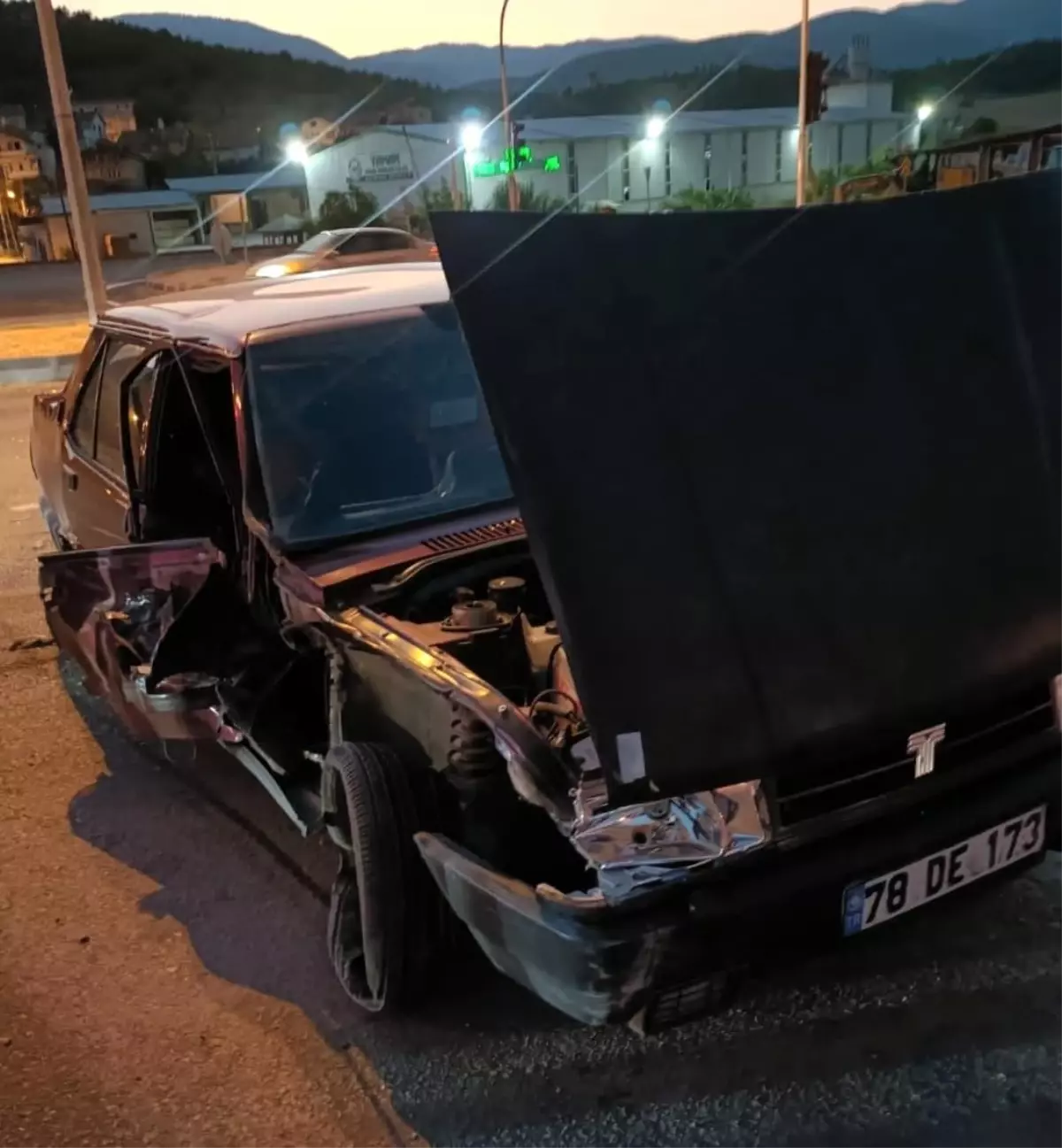 Eskipazar\'da Trafik Kazası: 2 Yaralı