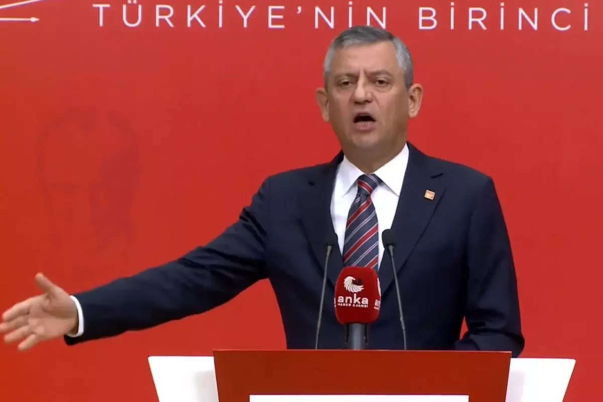 \'\'Hediyem olacak, saat 12\'yi bekleyin\'\' diyen Özgür Özel\'den bomba iddia