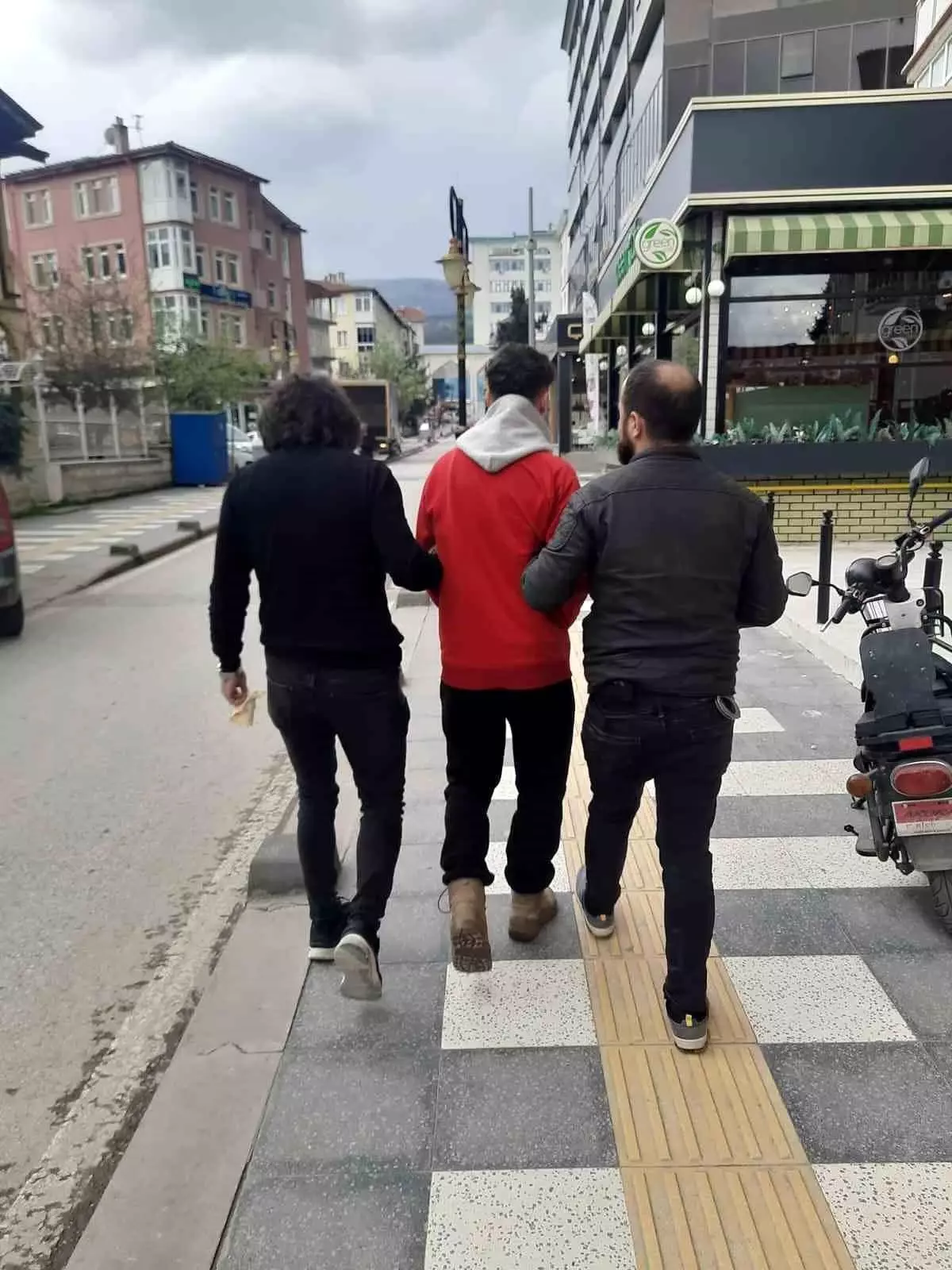 Kütahya\'da 2 bin 85 Aranan Şahıs Yakalandı