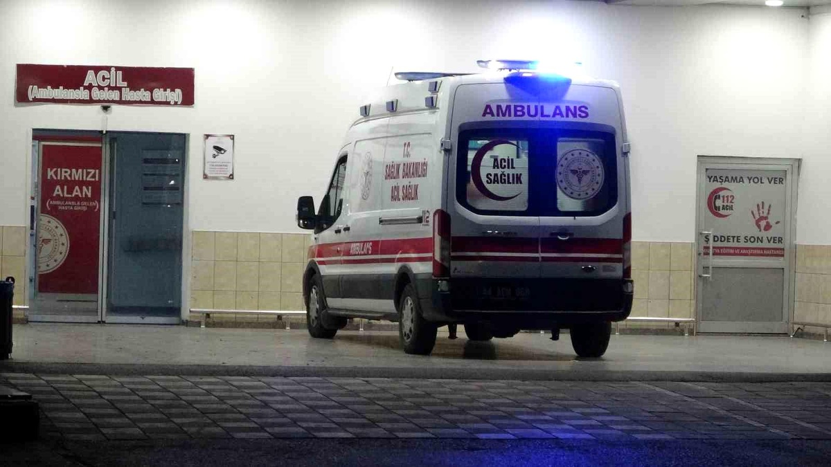 Malatya\'da Otomobil ile Çapa Motoru Çarpıştı