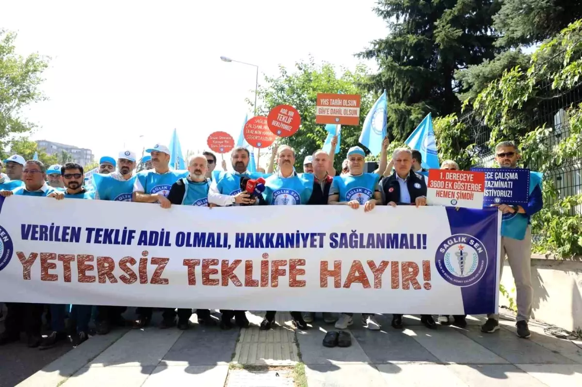 Sağlık-Sen\'den Oturma Eylemi