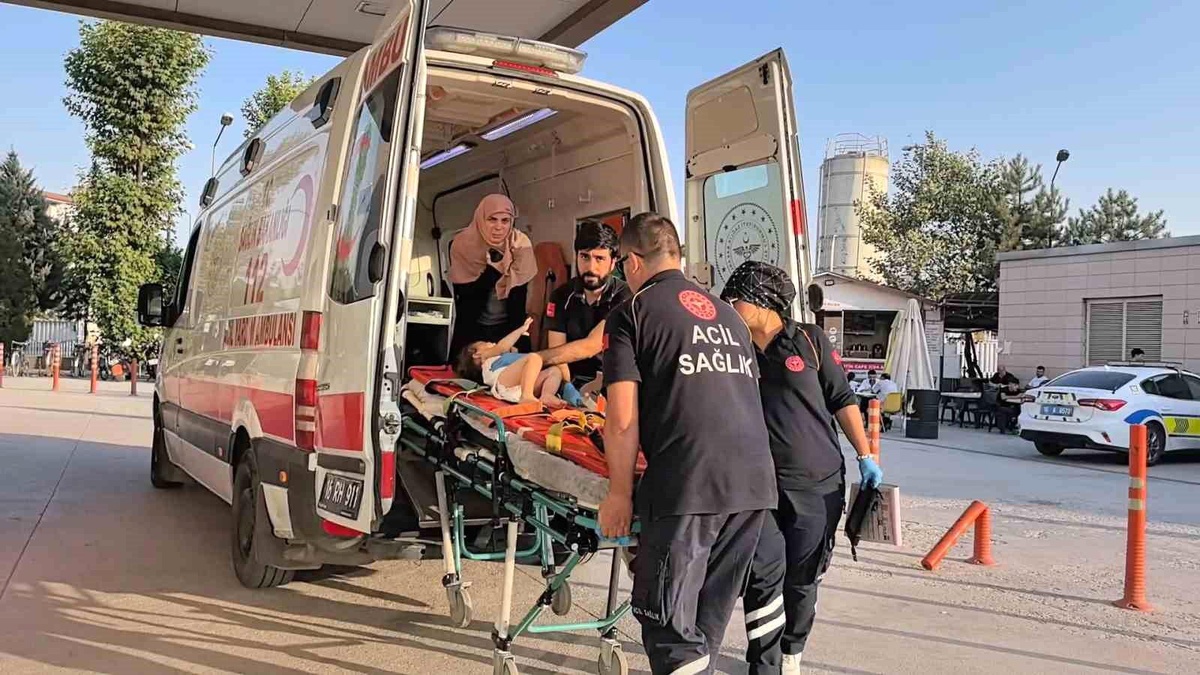İnegöl\'de 1,5 Yaşındaki Çocuk 2. Kattan Düştü