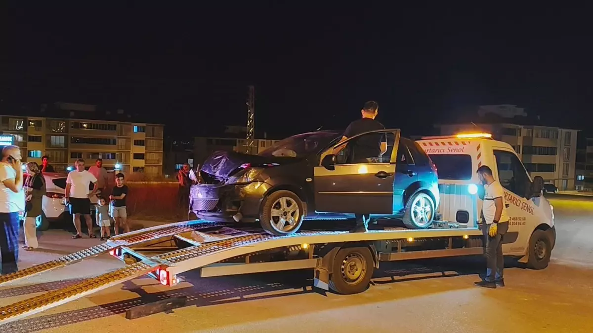 Karabük\'te Trafik Kazası: 3 Yaralı