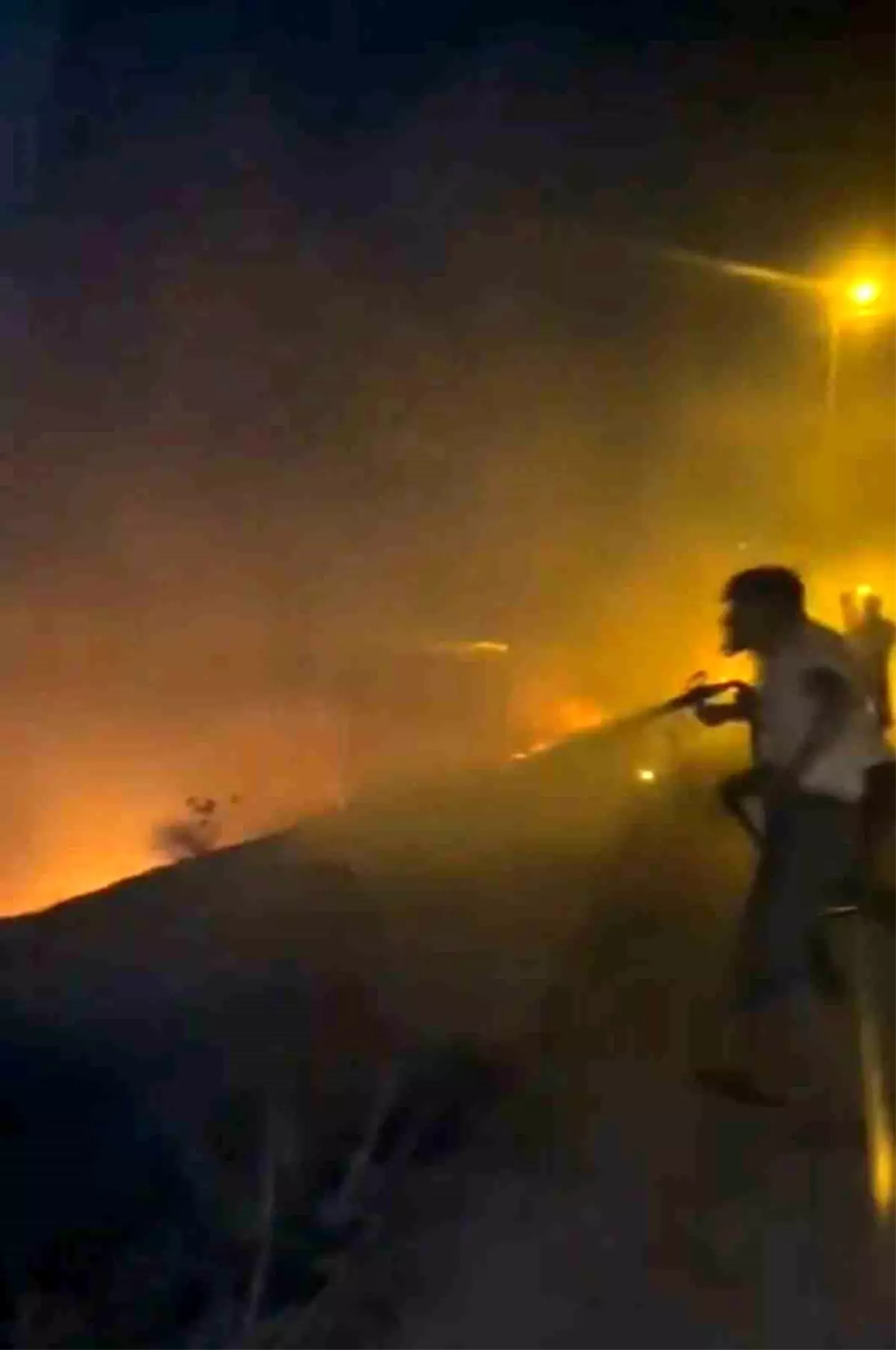 Elazığ\'da Arazi Yangını Kontrol Altına Alındı