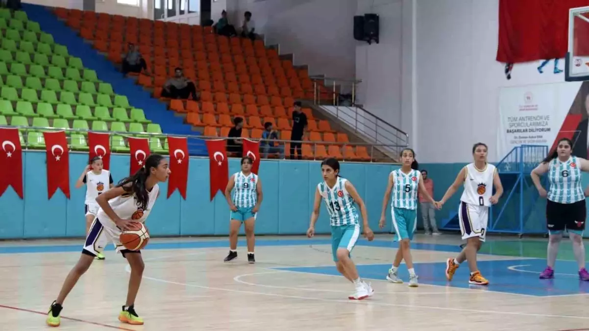 Elazığ\'da ANALİG Basketbol Yarı Final Heyecanı