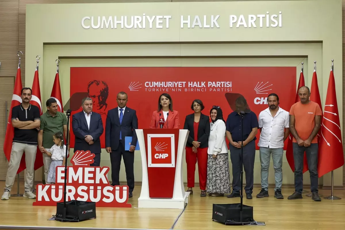 CHP\'den \'Emek Kürsüsü\' Hamlesi