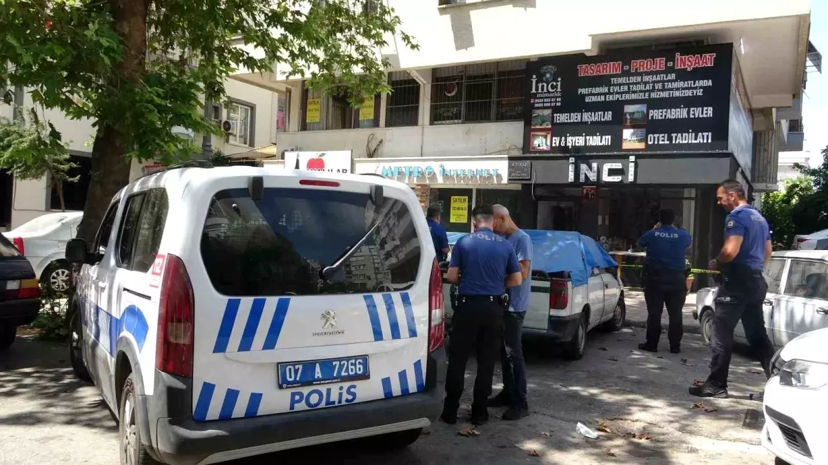 Koku yayılınca ekipler çağrıldı, iş yerinden çıplak cansız bedeni çıktı