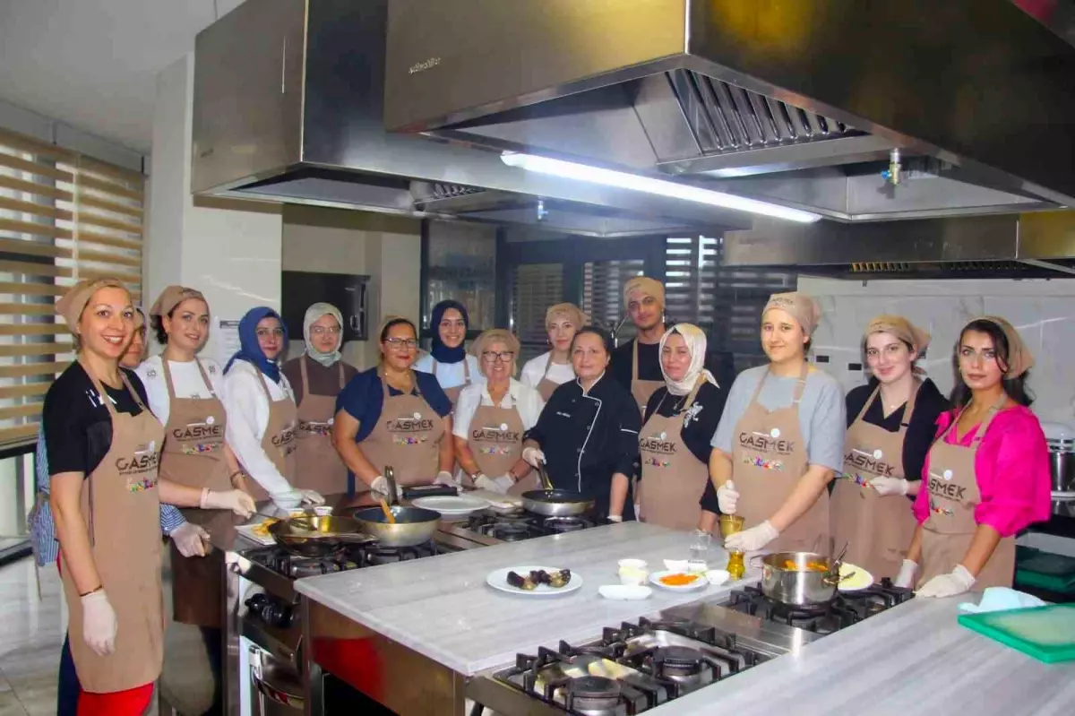 Gaziantep\'te Kadınlar Dünya Mutfağını Öğreniyor