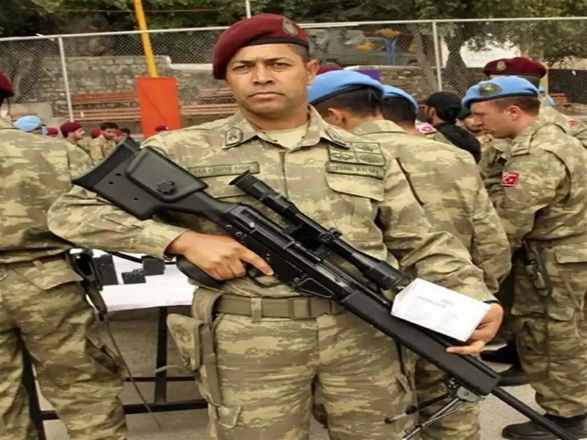Astsubay Ömer Halisdemir\'in kızı Elif Nur Halisdemir, teğmen olarak mezun oldu