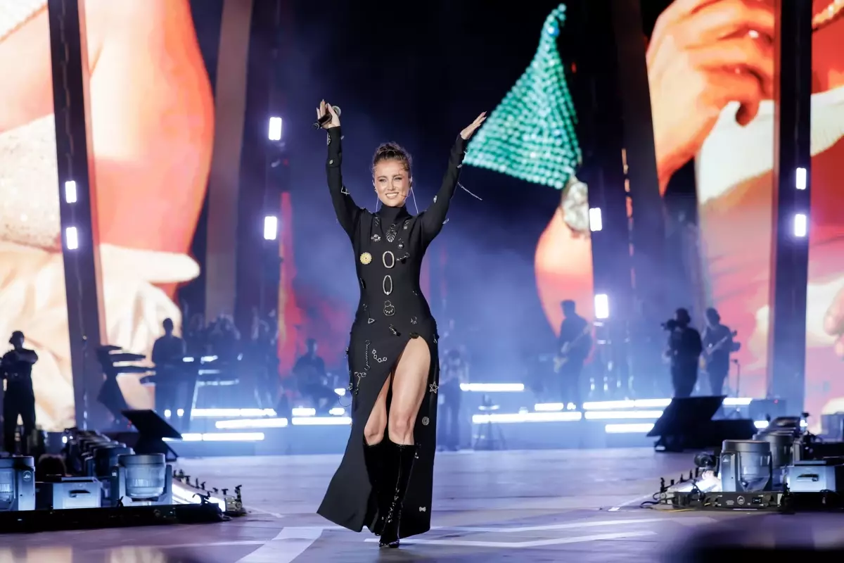 Simge ve Mabel Matiz\'den İstanbul\'a Yüksek Doz Aşk ve Estetik