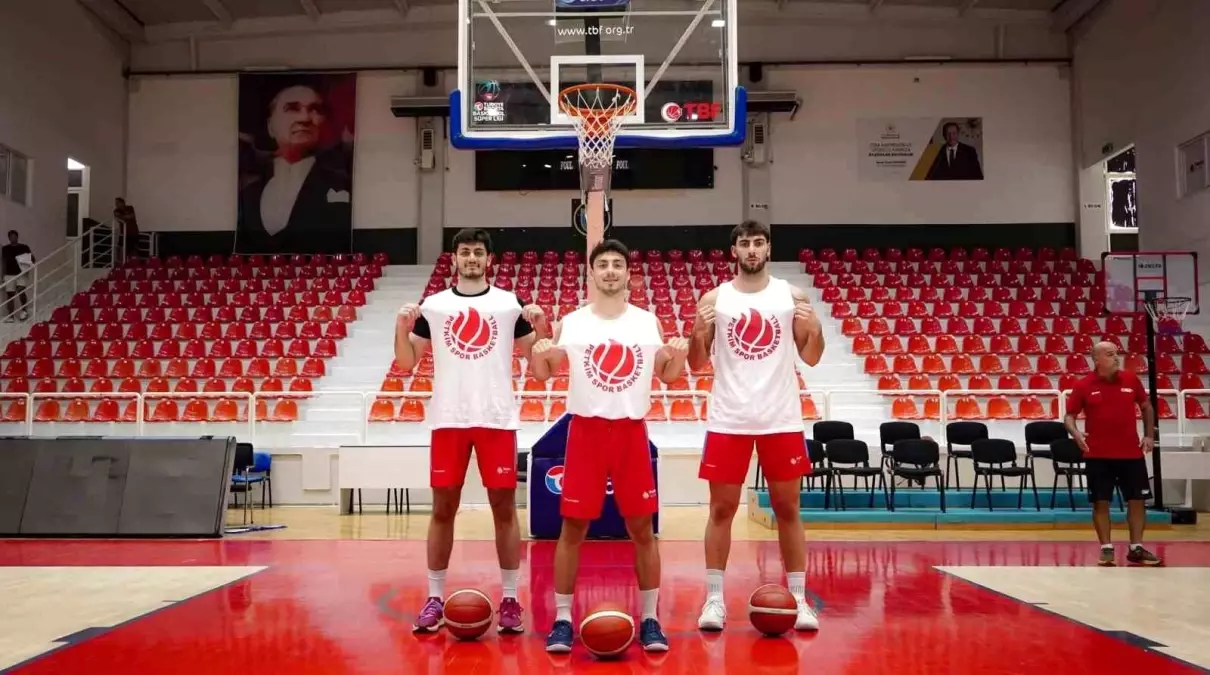 Aliağa Petkimspor\'dan 3 Genç Oyuncuya Profesyonel Sözleşme
