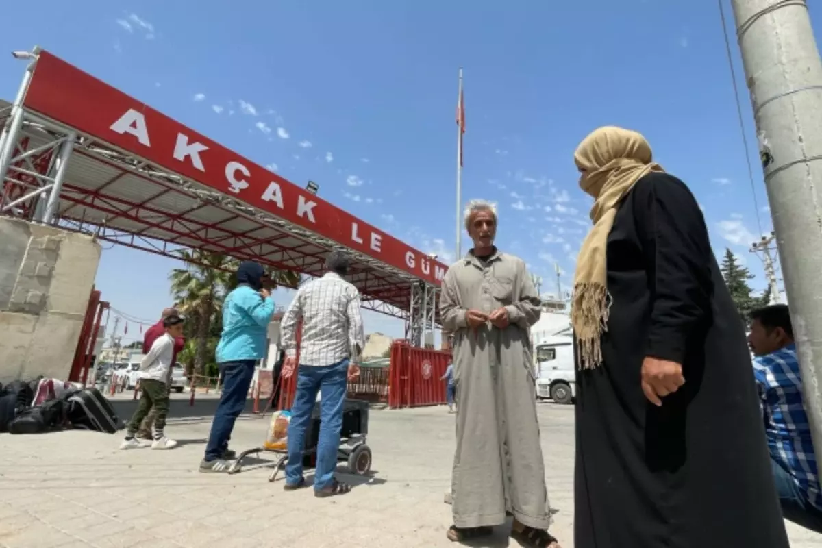Bakanlık açıkladı! İşte 8 Aralık\'tan bu yana ülkesine dönen Suriyeli sayısı