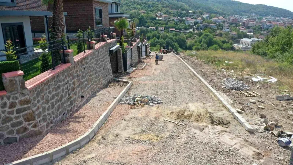Başiskele\'de Yeni İmar Yolları Üst Yapı Çalışmaları Hızla Devam Ediyor