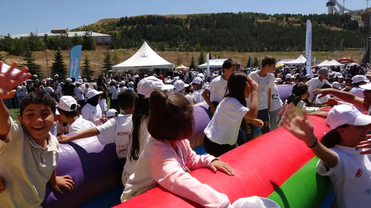 TÜGVA Yaz Okulları Kapanışında Gençlik Festivali
