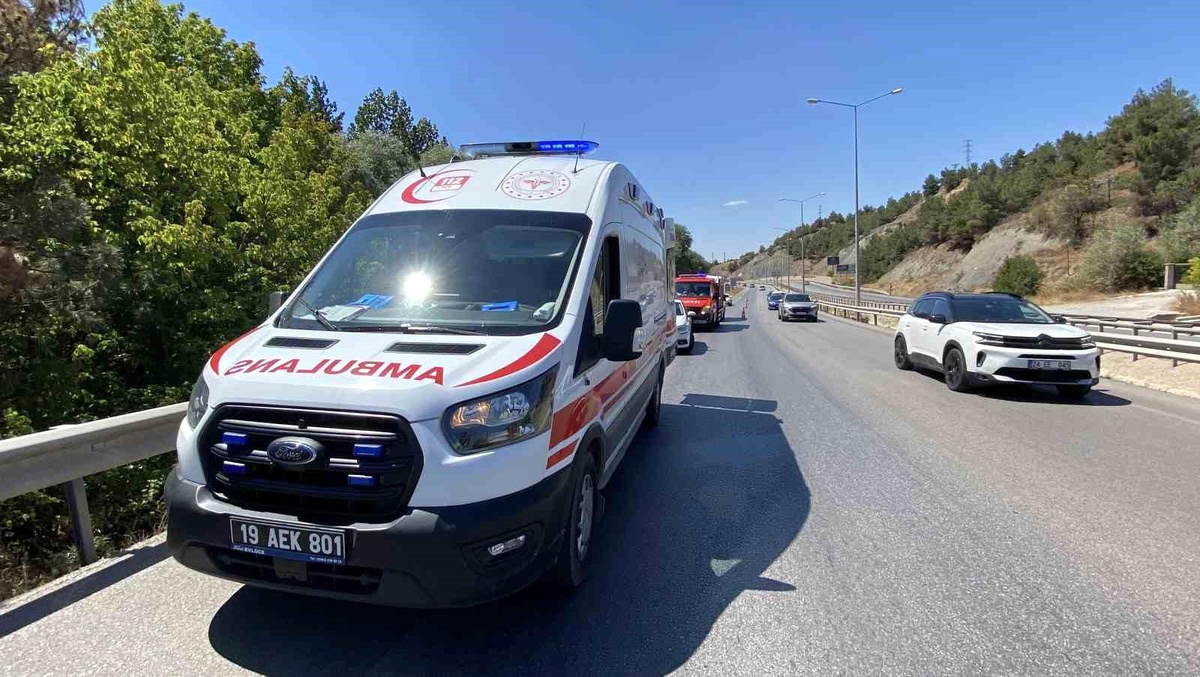 Çorum\'da Trafik Kazası: 2 Yaralı