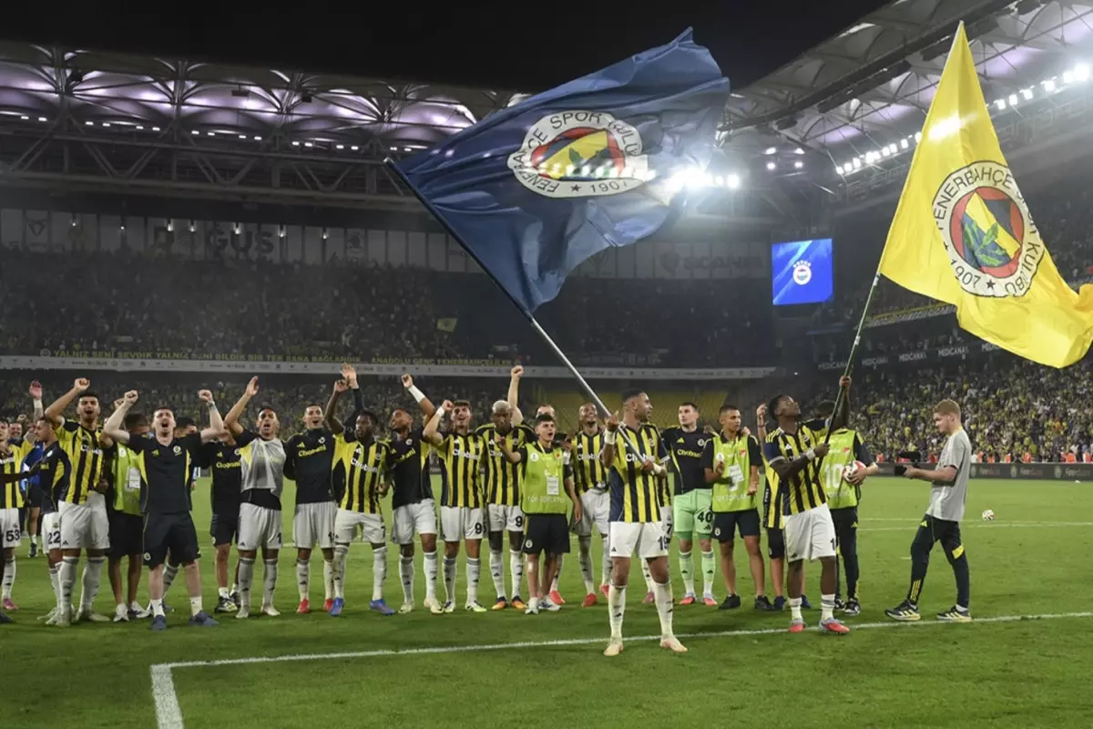 Aşırı sağcı Rum siyasetçi Fenerbahçe\'yi UEFA\'ya şikayet etti