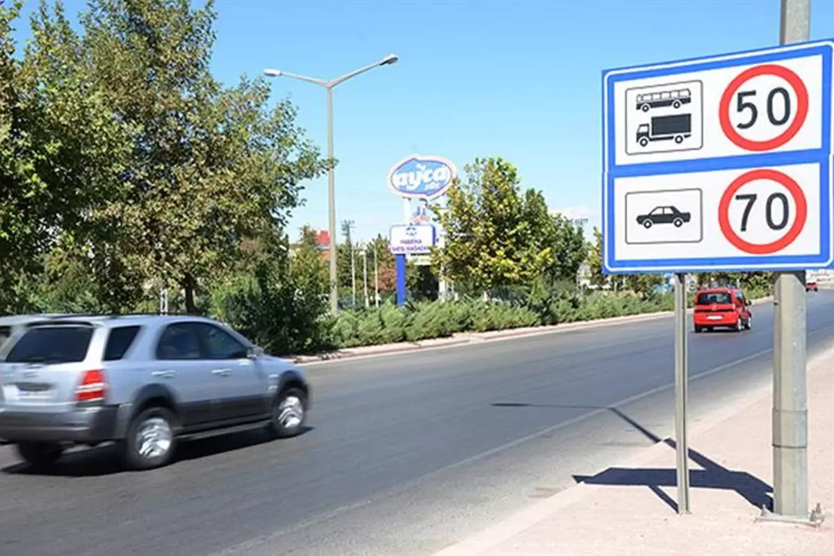 Karayollarındaki hız sınırlamaları yeniden düzenlenecek