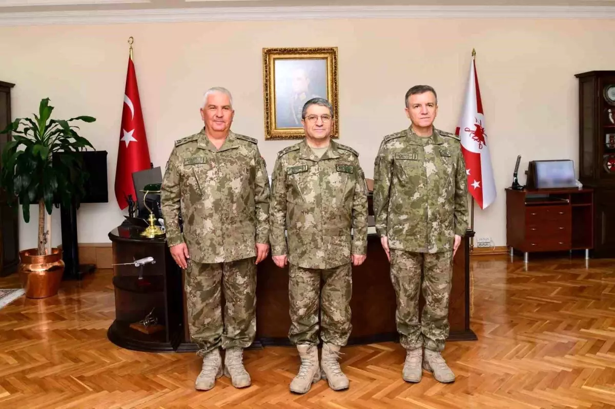 Ordu Komutanlıklarında Devir Teslim Töreni