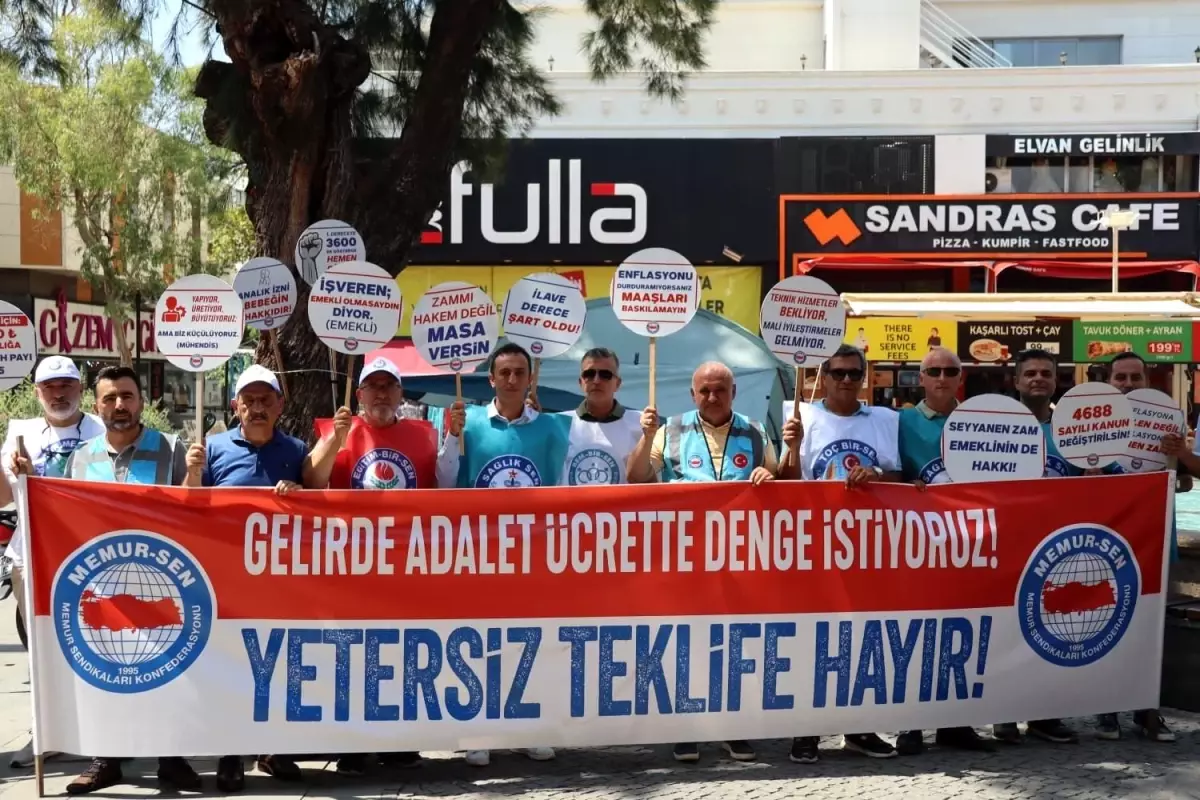 Memur-Sen\'den Antalya\'da Protesto Eylemi