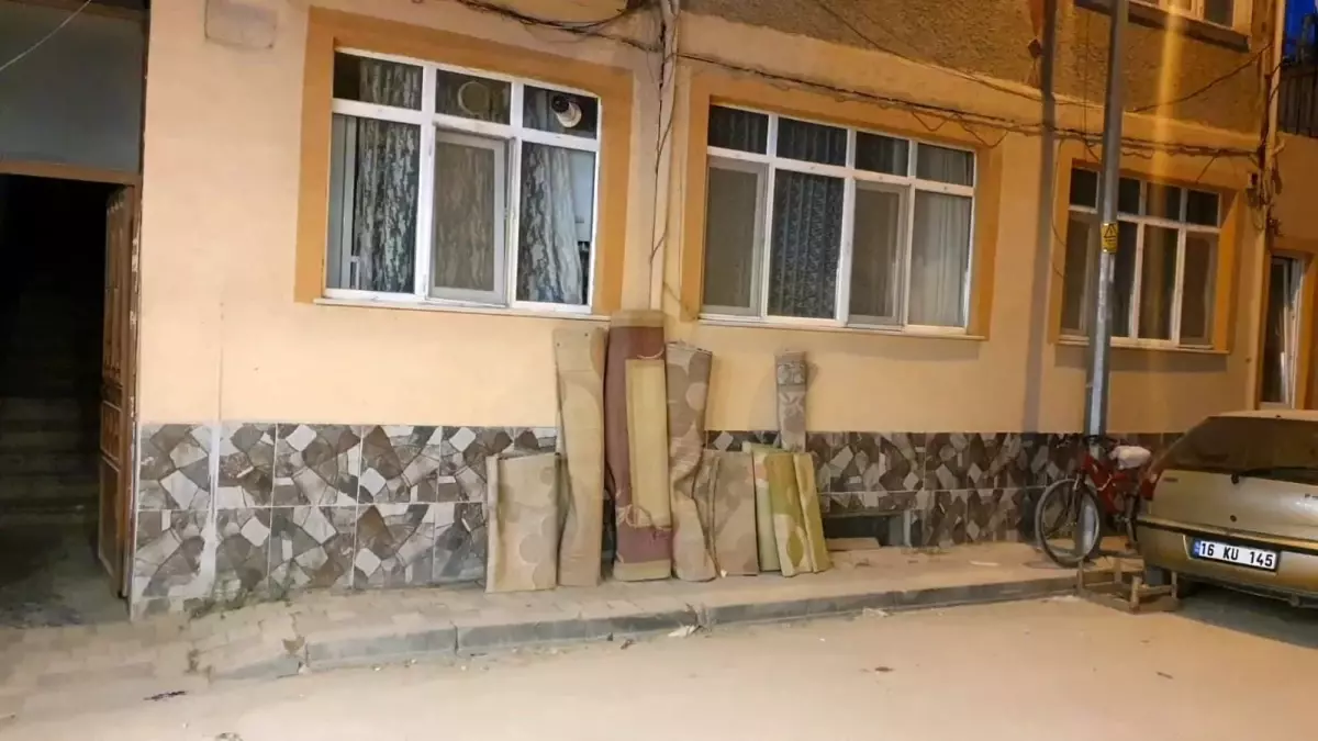 İnegöl\'de Mısırlı Adam Evinde Ölü Bulundu