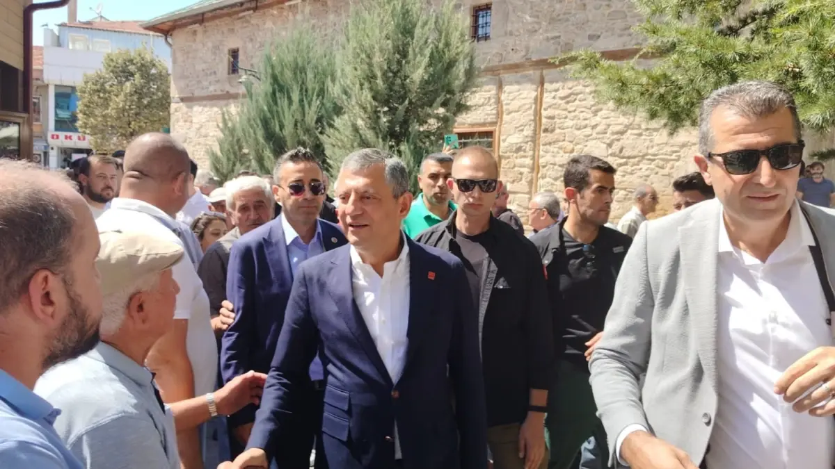 Özgür Özel: Oy için özür gereksiz