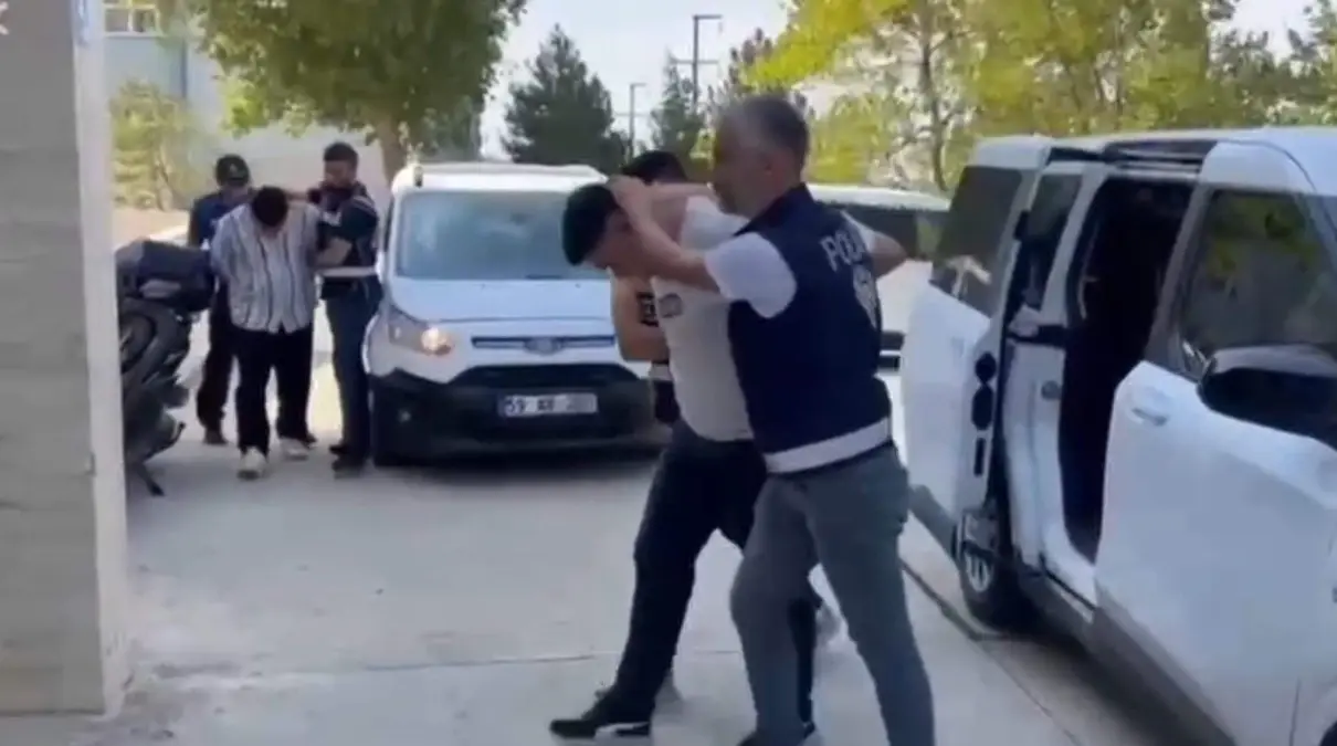 Dolandırıcılara Darbe: 500 Bin Lira Ziynet Eşyası Çalındı