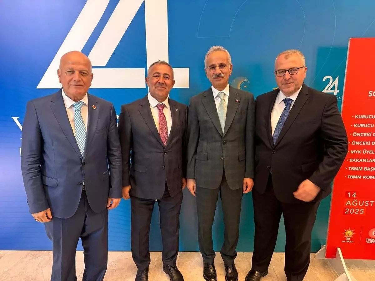 Yıldırım, AK Parti\'nin 24\'üncü yılında bakanlarla Ankara\'da buluştu