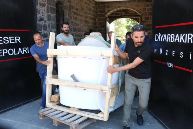 Yıllarca evinde sakladı! Karısı ölünce 'hazine'yi ihbar etti, 8 kişi taşıyamadı