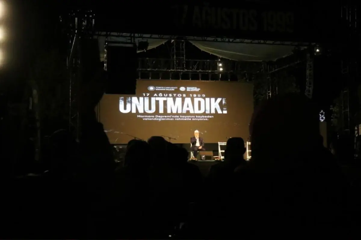 17 Ağustos Marmara Depremi\'nde hayatını kaybedenler Sakarya\'da anıldı