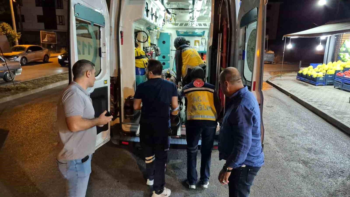 Düzce\'de Bisikletli Yaşlı Adam Düşerek Yaralandı