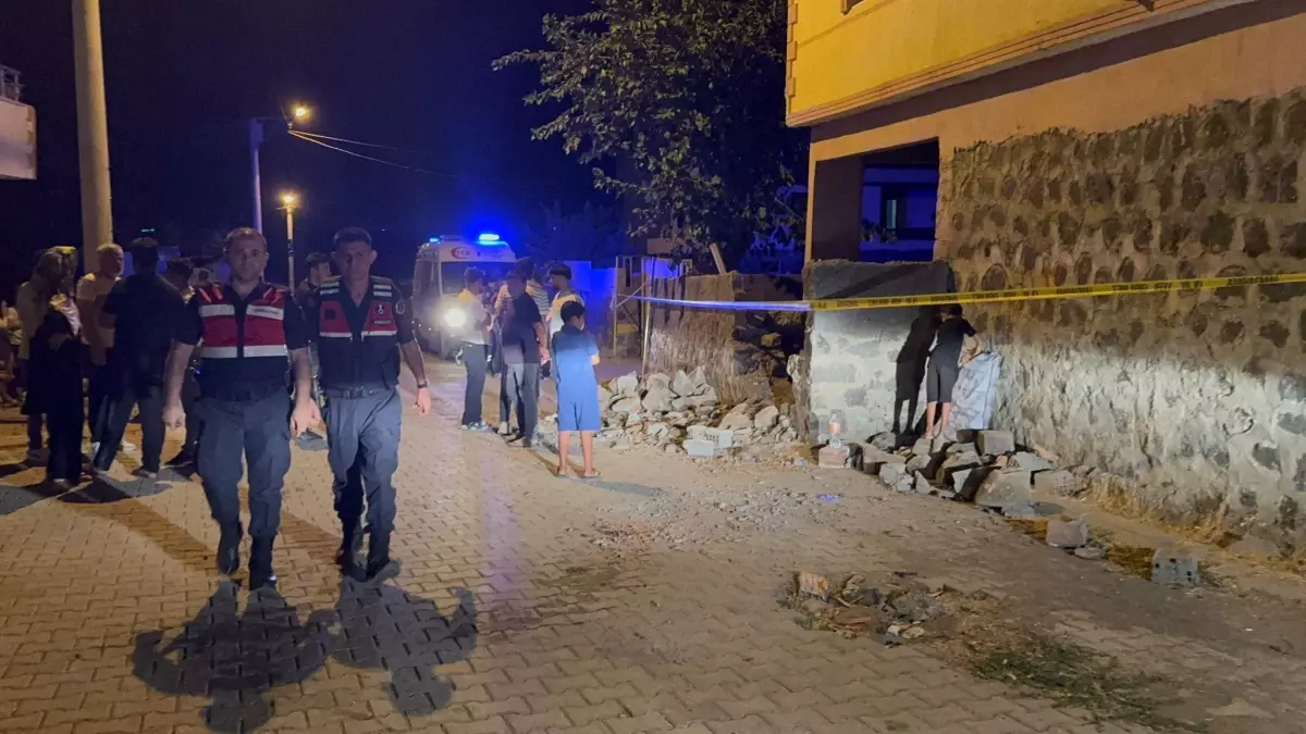 Diyarbakır\'da Balkon Çöktü: 5 Yaralı