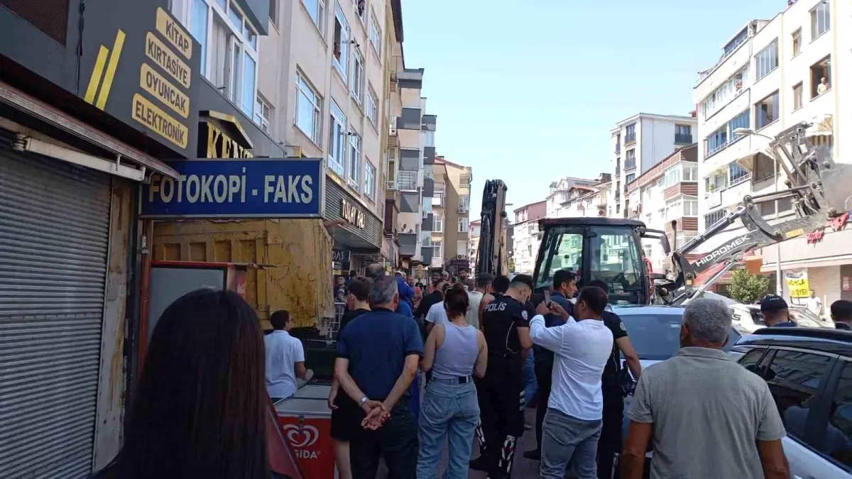 Freni Patlayan Kamyon Park Halindeki Araçlara Çarptı