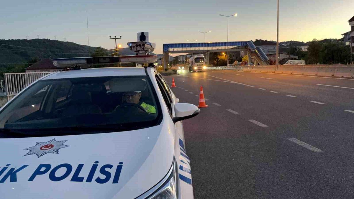 Düzce\'de Trafik Denetiminde Bin 627 Cezalı Sürücü