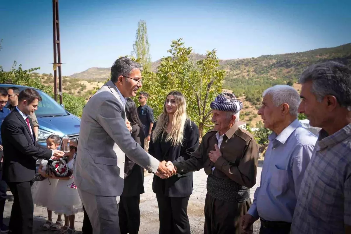 Hakkari Valisi Ali Çelik Çukurca\'da İncelemelerde Bulundu