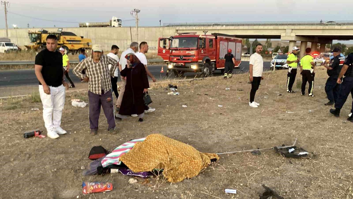 Aksaray\'da Feci Kaza: 3 Ölü