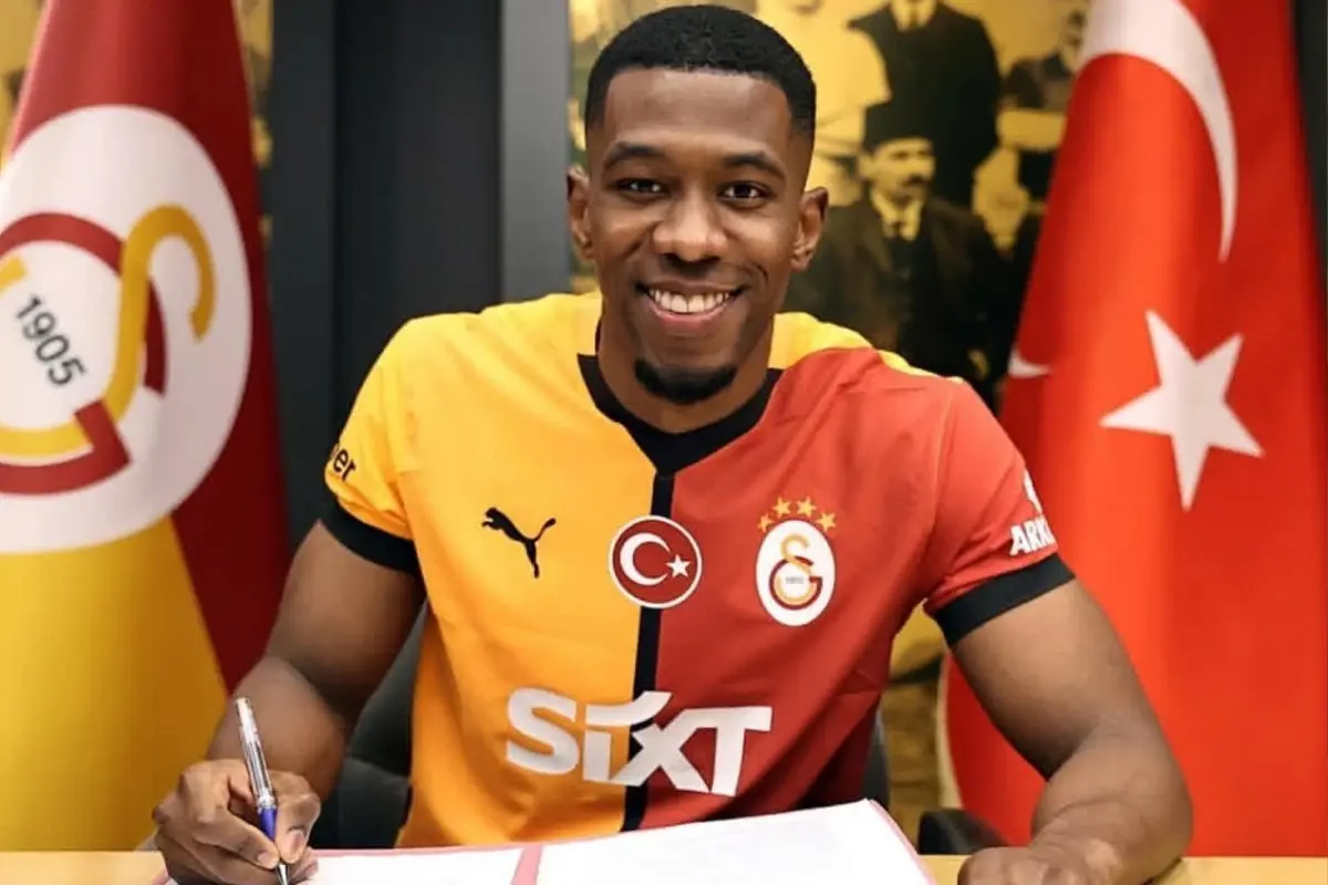 Galatasaray\'da 3 veda var