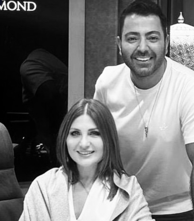 Gözaltına alınan ünlülerin mücevhercisinin albümü! Sibel Can'dan Berkay'a kimler var kimler